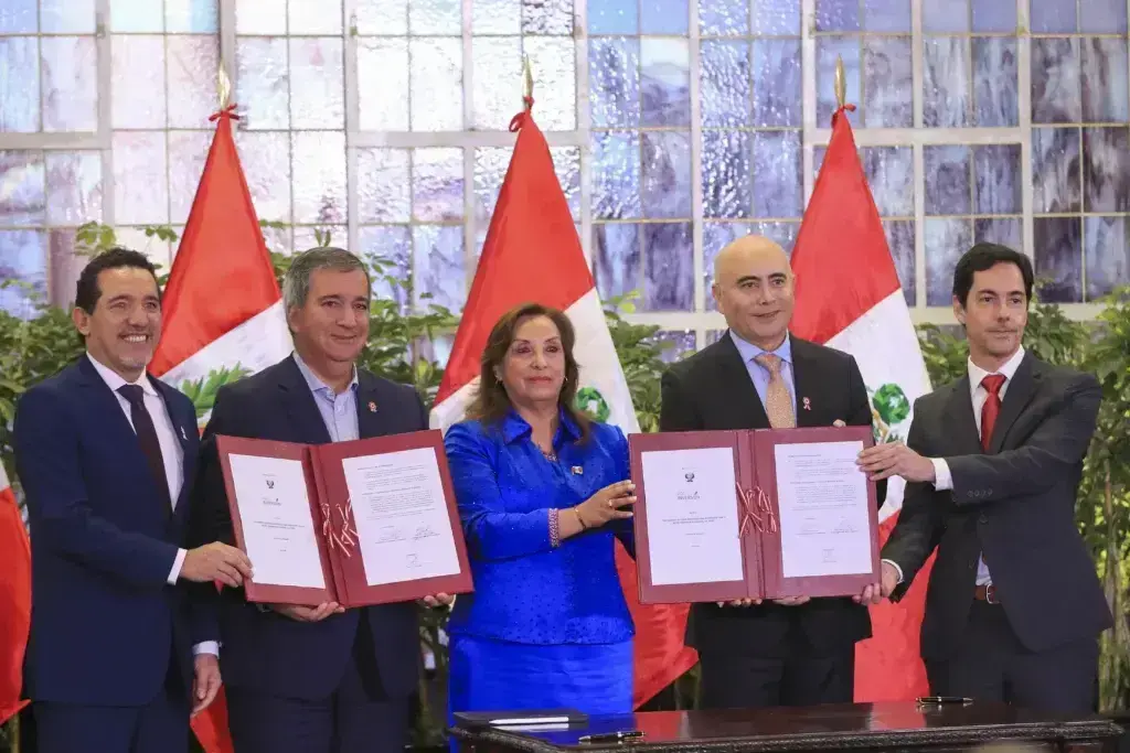 Ceremonia de la firma de concesión a Aqualia, presidida por la Presidenta de Perú, Dina Boluarte - Imagen cedida por Aqualia LATAM
