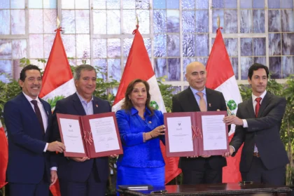 Ceremonia de la firma de concesión a Aqualia, presidida por la Presidenta de Perú, Dina Boluarte - Imagen cedida por Aqualia LATAM