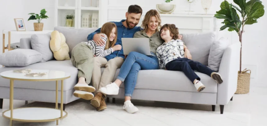 Fad Juventud y BBVA presentan un nuevo videotutorial dirigido a familias para impulsar el pensamiento crítico en casa