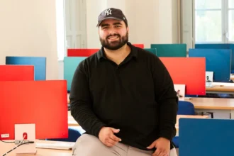 Tomás Camillo Gómez estudió Marketing y Publicidad con el apoyo de un préstamo Skills & Education de MicroBank