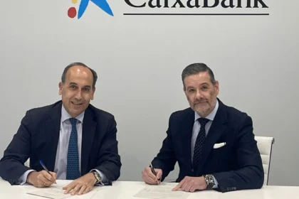 CaixaBank se adhiere a Green & Human para liderar la transformación sostenible del turismo en España