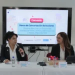 Firma del convenio entre los y las representantes de SIPINNA y Aldeas Infantiles SOS