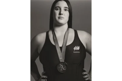 La medallista Paula Leitón