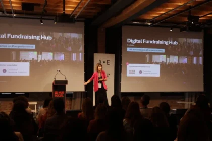 Glòria Oliver, presidenta de la AEFr durante el Digital Fundraising Hub 2025