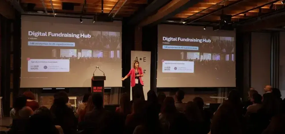 Glòria Oliver, presidenta de la AEFr durante el Digital Fundraising Hub 2025