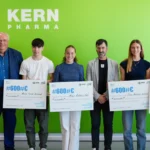 Entrega de Becas OAFI Kern Pharma - imagen cedida por Kern Pharma