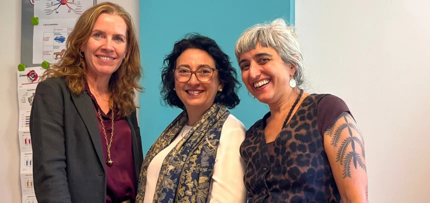 Isabel López, cofundadora y directora general de CANVAS Estrategias Sostenibles , Alba Guzmán, cofundadora de ROSAPARKS, Claudia Caramuti, cofundadora y directora de desarrollo de CANVAS Estrategias Sostenibles - Imagen cedida por CANVAS y ROSAPARKS