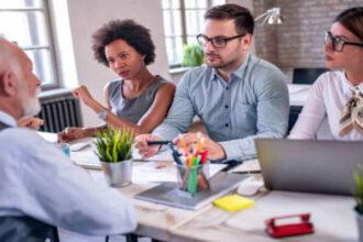 Decisiones difíciles: cómo liderar cambios sin afectar el trabajo de tu equipo
