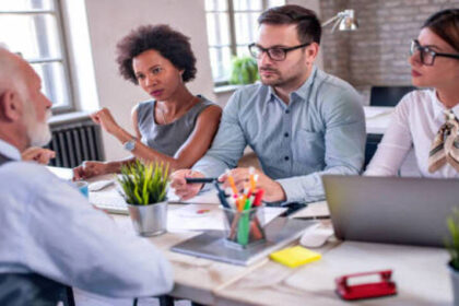 Decisiones difíciles: cómo liderar cambios sin afectar el trabajo de tu equipo