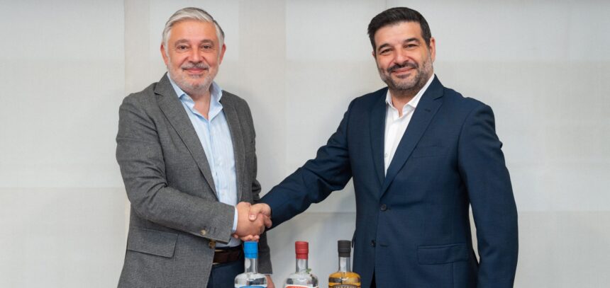 Francisco Ucha y Enrique Pena sellan el acuerdo de adquisición - Corporación Hijos de Rivera