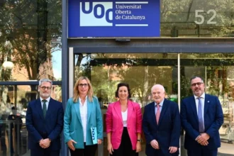 D’esquerra a dreta: Ferran Teixes Argilés, director executiu de l’Institut d’Estudis Financers; Àngels Fitó Bertran, rectora de la UOC; Alícia Romero Llano, consellera d’Economia i Finances de la Generalitat de Catalunya; Félix Masjuan Teixidó, president de la Fundació i del Grup Caixa Enginyers; i Juanjo Llopis, director general del Grup Caixa Enginyers.