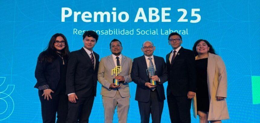 Caja Arequipa es doble ganadora en el Premio ABE 2025 por impulsar el crecimiento y la innovación en la gestión de su talento