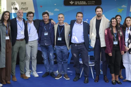 Organizadores de Enreday y nuestro compañero Marcos González - Imagen cedida por Enredarse