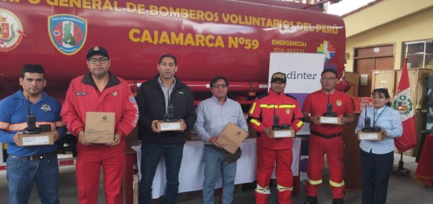 Redinter realiza donación a los bomberos para fortalecer respuesta ante incendios forestales en Cajamarca