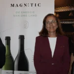 Acto de presentación de Magnetic reutilizable en TivoliVredenburg, en Utrecht, el 24 de septiembre. De izq. a dcha. Manuela Feijoo, directora comercial de Walraven Sax, Mireia Torres, directora de Innovación y conocimiento de Familia Torres, y Suzanne van Dommelen, directora general de TivoliVredenburg - Imagen de la Familia Torres y Walraven Sax