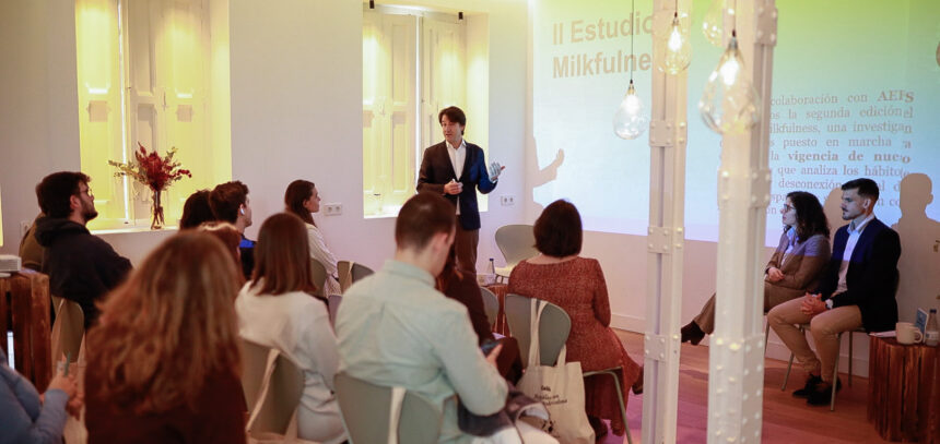 Fernando Pena, Presidente de AEPSIS, durante la presentación del estudio - Imagen cedida por Leche Celta