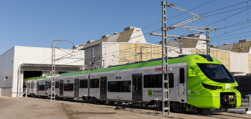 El primero de los diez trenes que conectarán el centro de Barcelona con el Aeropuerto Josep Tarradellas Barcelona-El Prat - Alstom España y Portugal