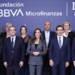 Foto de familia del acto "Datos que mejoran vidas", con la presidencia de S.M. La Reina Doña Letizia - FMBBVA