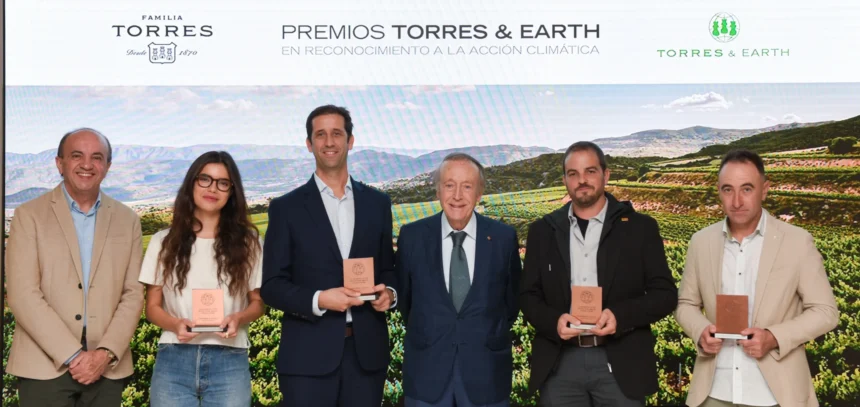 Premiados de izquierda a derecha: José Luis Gallego, Carlota Bruna, Francesc Egea, Miguel A. Torres, Joan Trenchs y Miquel González
