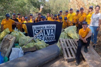 Voluntarios de Sika y Fundación Ecoalf limpian los residuos fluviales de los ríos - Imagen cedida por Sika