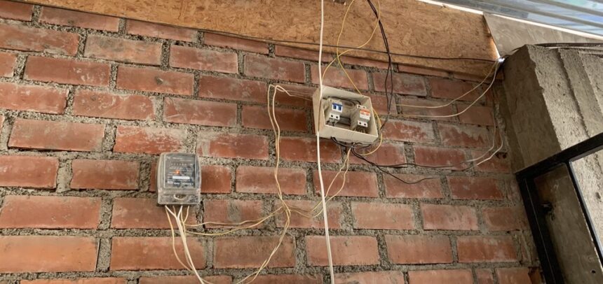 Más de 12 millones de peruanos conviven con riesgo eléctrico