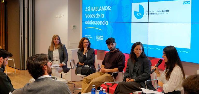 Mesa de debate durante la presentación del informe sobre el estado de la adolescencia en España, "Así hablamos: las voces de la adolescencia" - Plan International