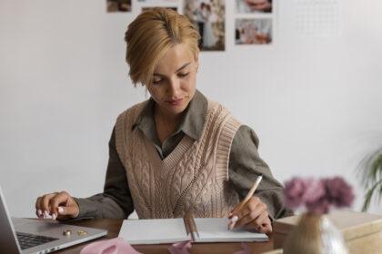 El 19 de noviembre conmemora el Día Internacional de la Mujer Emprendedora - Imagen de Stock (Freepik.es)