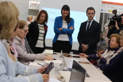 El programa 'Todo por aprender' de Orange y Fundación Orange impulsa la capacitación digital de más de 1.000 murcianos
