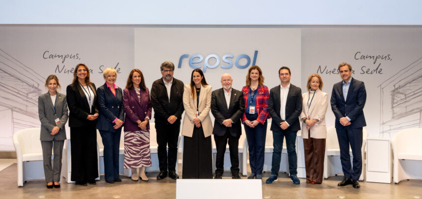 Ponentes y keynote speaker de la Conferencia Anual 2025 de Corporate Excellence de BBVA, CaixaBank, Quirónsalud, Repsol, Santander y Telefónica