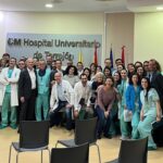 Emmanuel de Geuser, Presidente del grupo sanitario Ribera Salud, con profesionales del Hospital Universitario de Torrejón en la reunión en el centro