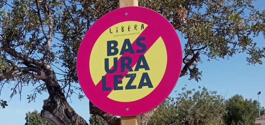 Señales en los pueblos adheridos a la iniciativa #MiPuebloSinBasuraleza - Imagen cedida por el Proyecto LIBERA
