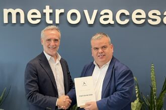 David Sierra, director de Proyectos y Sostenibilidad de Metrovacesa, y Daniel Lainz, director general de Arquitectura de Cortizo