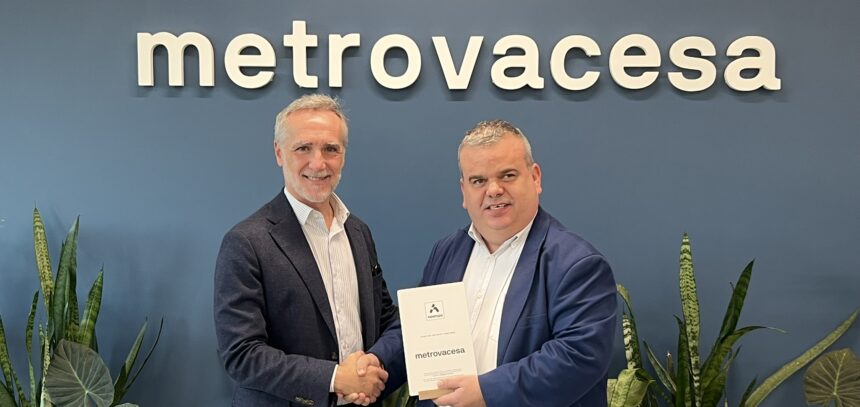 David Sierra, director de Proyectos y Sostenibilidad de Metrovacesa, y Daniel Lainz, director general de Arquitectura de Cortizo