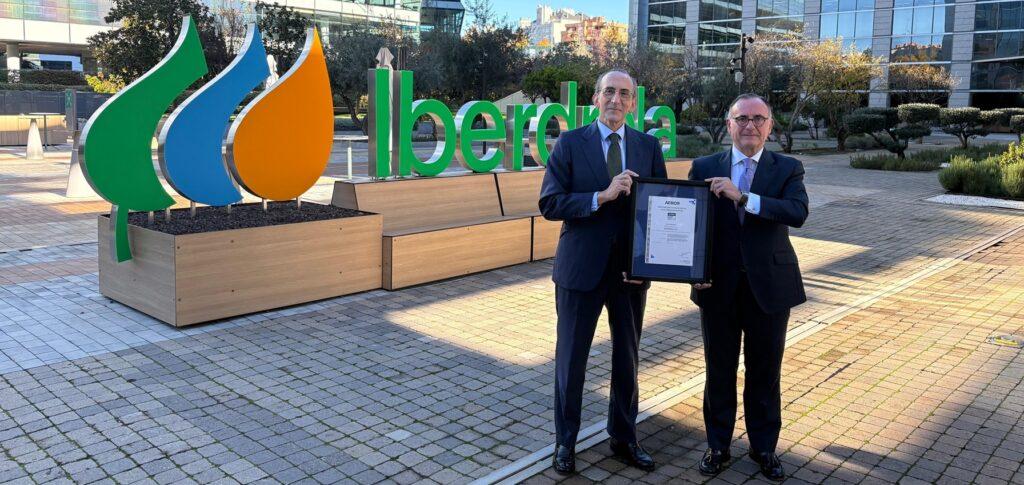 Entrega a Iberdrola del sello internacional ISO/IEC 42001, la certificación del uso corporativo de la IA generativa, por parte de AENOR
