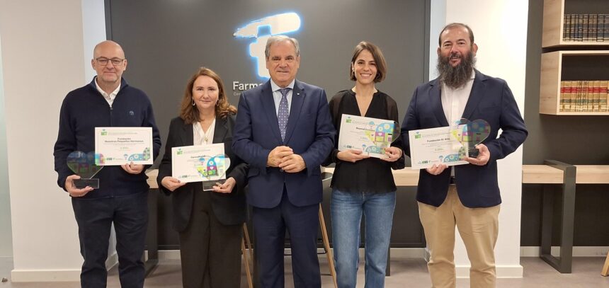 Entrega de las Ayudas de Cooperación 2025 - Consejo General de Colegios Oficiales de Farmacéuticos