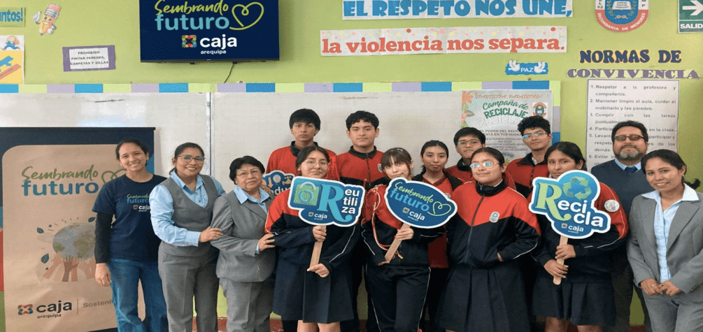 Caja Arequipa capacitó a más de 2,100 estudiantes y docentes con el programa “Sembrando Futuro”