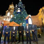 Caja Arequipa enciende la Navidad con el primer árbol interactivo del país