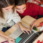 Cómo comprar en línea de forma segura durante las fiestas