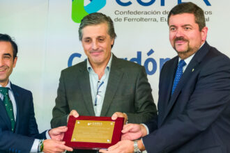 Javier Bretón, CEO del Grupo Leche Celta, recogía el Galardón Empresarial COFER 2025