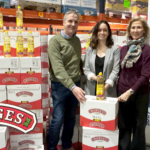 Acto de entrega de la donación de aceite al Banc dels Aliments - Borges International Group