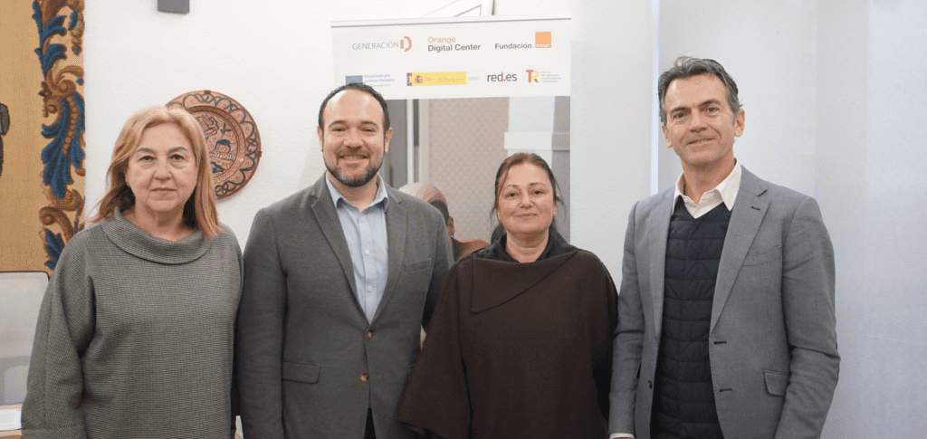 Firma del convenio de colaboración con Orange en el Ayuntamiento de Manises
