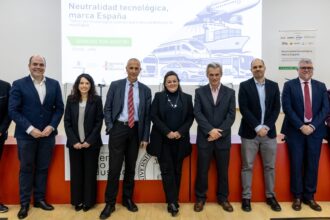 Foto de familia de la jornada “Neutralidad tecnológica, marca España” - Imagen cedida por CRECEMOS