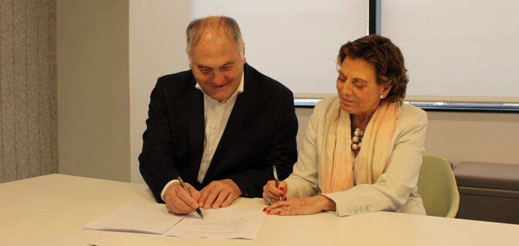 Firma del acuerdo de colaboración entre DomusVi y Bizontop para la creación de QIDAR