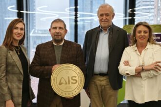 Globant recibe la certificación AIS 5 Estrellas Oro conforme al estándar AIS 1/2023 en su sede madrileña
