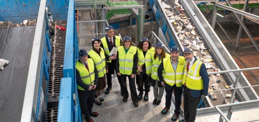 Con esta infraestructura, fruto de la colaboración público-privada entre la Diputación Foral de Bizkaia y Trienekens, y con el apoyo de Ecoembes, Bizkaia se consolida como referente estatal en reciclaje