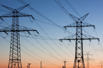 Reducir emisiones de CO₂ obliga al Perú a acelerar la electrificación y modernizar su red eléctrica