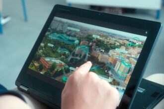 "Finanzas en el aula" se ofrece como una experiencia inmersiva y gamificada - Imagen cedida por imagin (Grupo CaixaBank)