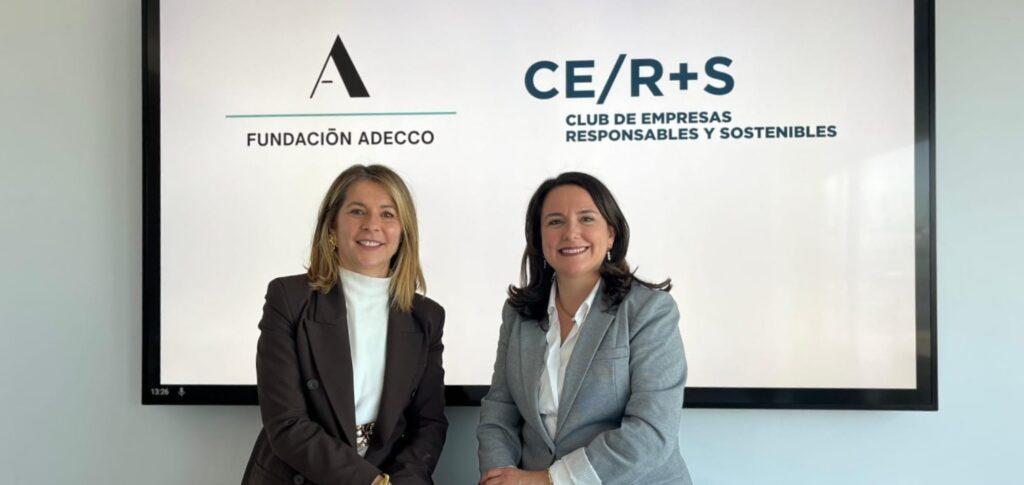 Amelia Navarro, presidenta del Club CE/R+S junto a Mercedes Alcover, Directora regional de la Fundación Adecco en la Comunitat Valenciana, en la firma del acuerdo