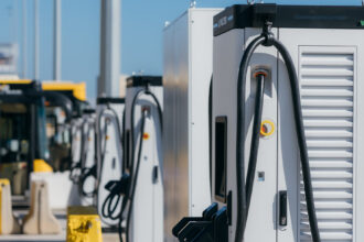 Badalona avanza en Sostenibilidad urbana con una nueva infraestructura de carga rápida en la cochera de Direxis TUSGSAL