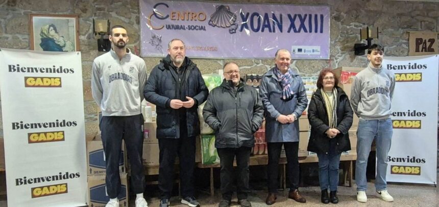 Gadis y el Monbus Obradoiro CAB han entregado 810 kilos de alimentos no perecederos al Albergue Xoán XXIII